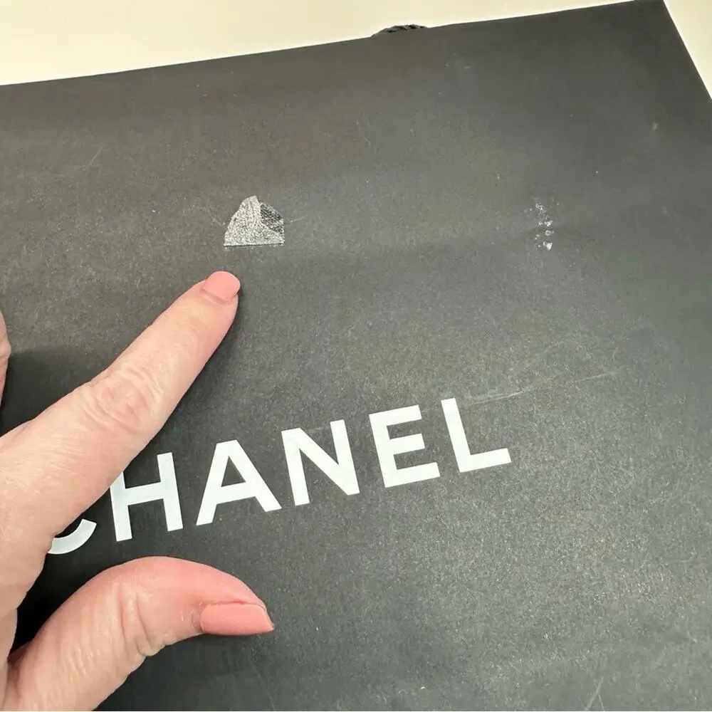 Chanel | Gift Bag/Ribbon | Black/White | W12 x H9.5 x D5 Inch